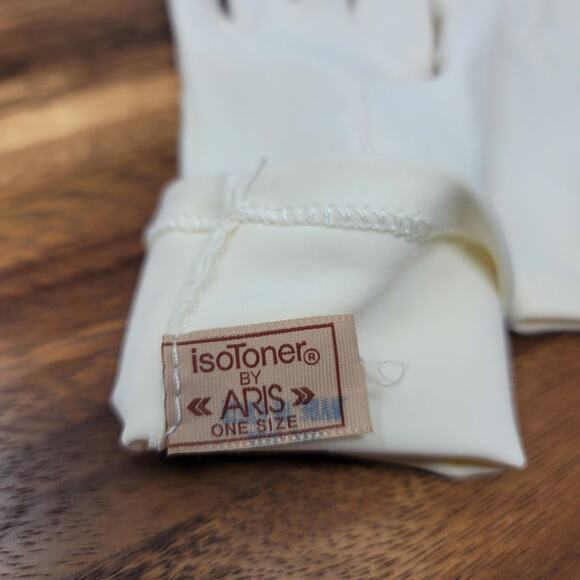Isotoner by Aris Cream Stretch Gloves OSFM - Picture 3 of 3